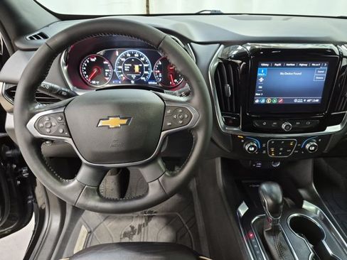 Used 2022 Chevrolet Traverse Premier AWD/4WD image 14
