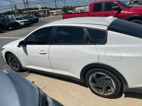 Used 2025 Kia K4 EX FWD image 3