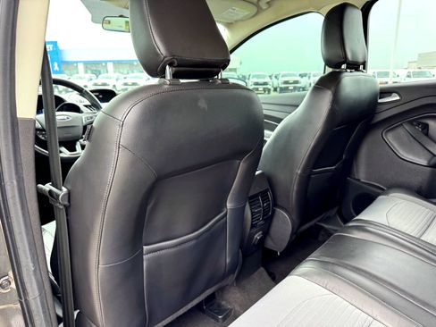 Used 2018 Ford Escape SE w/ SE Sport Appearance Package AWD/4WD image 18