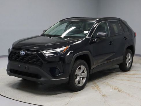 Used 2024 Toyota RAV4 LE AWD/4WD image 7