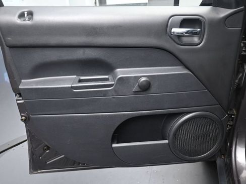 Used 2015 Jeep Patriot Sport FWD image 17