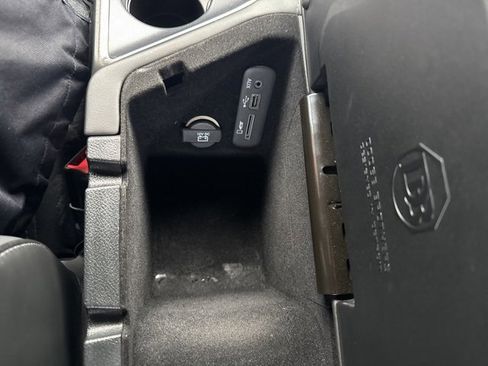 Used 2016 Dodge Challenger R/T Scat Pack w/ Leather Interior Group image 32