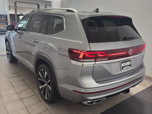 New 2025 Volkswagen Atlas SEL Premium R-Line image 4