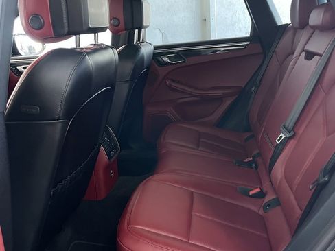 Used 2024 Porsche Macan image 19