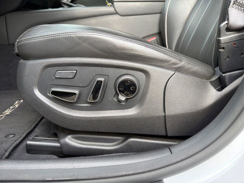 Used 2016 Hyundai Genesis 3.8 w/ Option Group 02 image 19