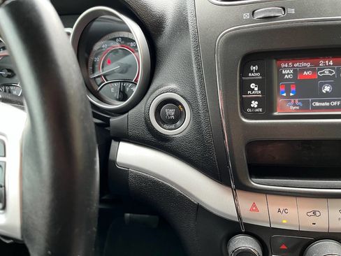 Used 2013 Dodge Journey SXT w/ Flexible Seating Group image 20