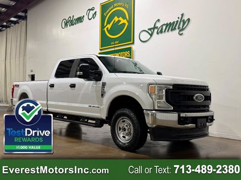 Used 2022 Ford F250 XL w/ Power Equipment Group AWD/4WD image 1