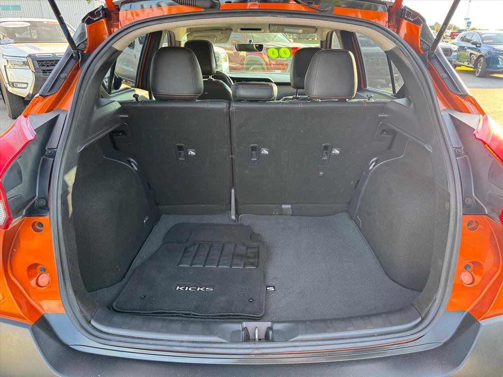 Used 2019 Nissan Kicks SR w/ SR Premium Package FWD image 10
