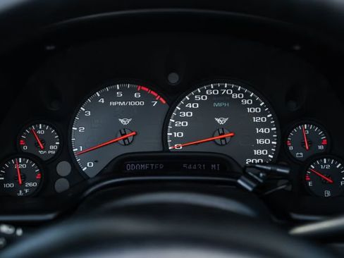 Used 1998 Chevrolet Corvette Convertible w/ Memory Pkg image 10