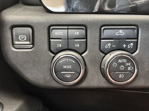 Certified 2022 Chevrolet Silverado 1500 RST AWD/4WD image 18