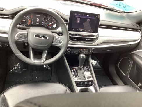 Used 2023 Jeep Compass Latitude w/ Convenience Group AWD/4WD image 10