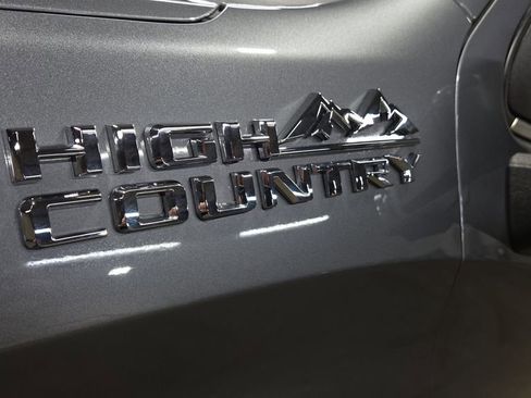 Used 2021 Chevrolet Silverado 1500 High Country w/ Technology Package image 38