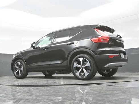 Used 2023 Volvo XC40 B5 Plus w/ Driver Assist Package AWD/4WD image 31