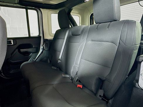 Used 2020 Jeep Wrangler Unlimited Sport S image 19