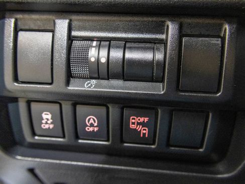 Used 2022 Subaru Crosstrek 2.0i Premium w/ Moonroof Package image 33