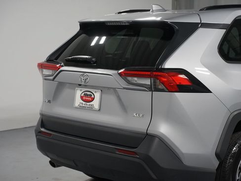 Certified 2025 Toyota RAV4 XLE FWD image 9