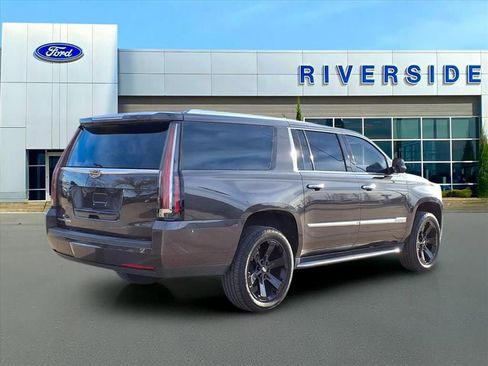 Used 2015 Cadillac Escalade ESV Premium image 6