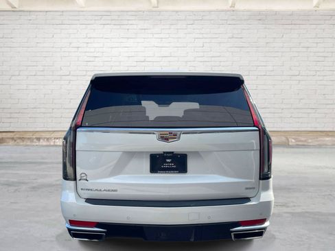 Certified 2024 Cadillac Escalade ESV Premium Luxury Platinum w/ LPO, Floor Liner Package AWD/4WD image 4