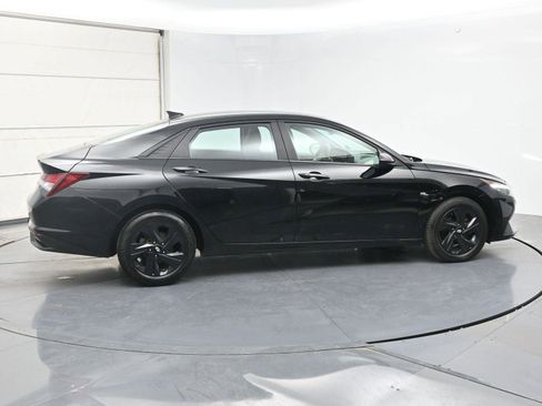 Used 2022 Hyundai Elantra SEL w/ Convenience Package FWD image 22