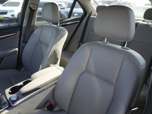 Used 2008 Mercedes-Benz C 300 Sedan image 10