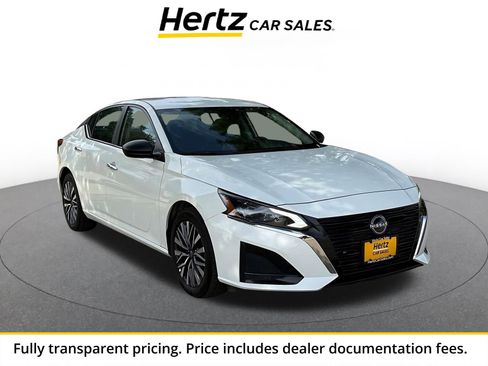 Used 2025 Nissan Altima 2.5 SV FWD image 1