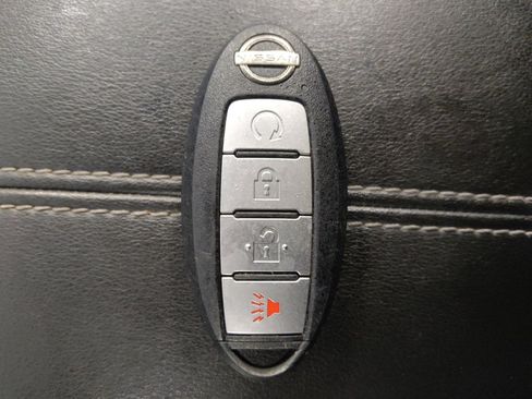 Used 2022 Nissan Pathfinder SV FWD image 32