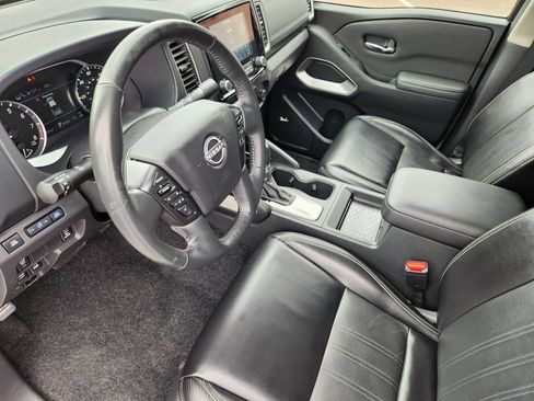 Certified 2024 Nissan Frontier SL w/ Technology Package AWD/4WD image 10
