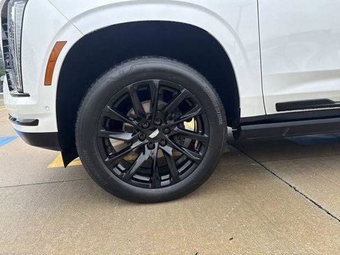 Certified 2025 Cadillac Escalade ESV Sport Platinum w/ LPO, Floor Liner Package AWD/4WD image 21
