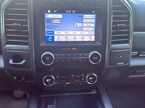 Used 2019 Ford Expedition XLT w/ Equipment Group 202A AWD/4WD image 14