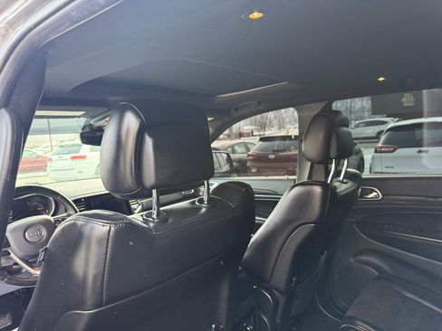 Used 2019 Jeep Grand Cherokee Altitude image 35