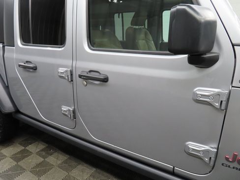 Used 2020 Jeep Gladiator Rubicon w/ Uconnect 4C Nav & Sound Group image 31