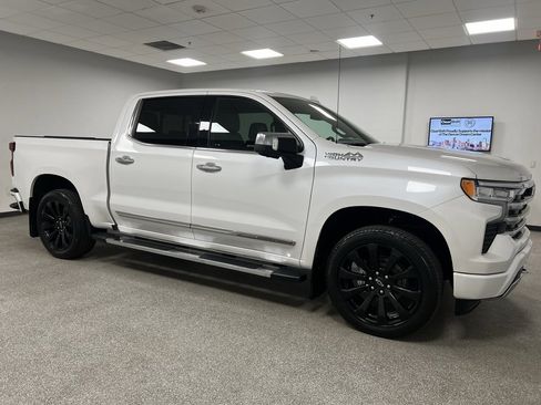 Used 2022 Chevrolet Silverado 1500 High Country image 15