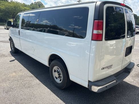 Used 2016 Chevrolet Express 3500 LT w/ LT Preferred Equipment Group RWD image 14