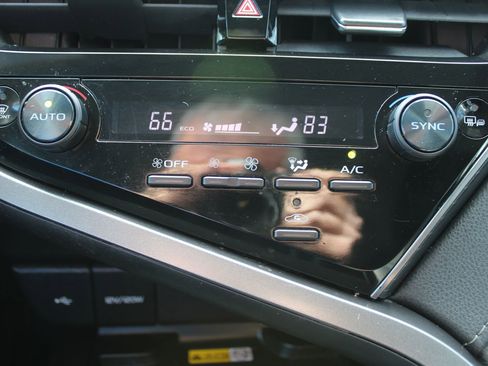 Used 2023 Toyota Camry LE image 38