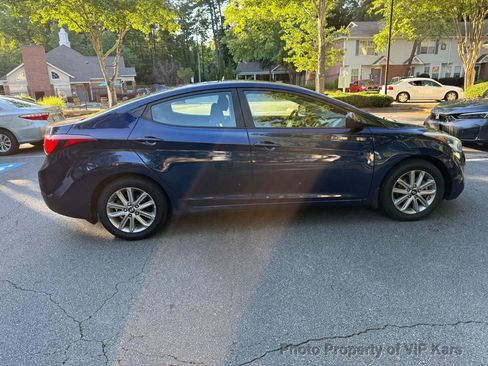 Used 2015 Hyundai Elantra SE w/ Option Group 02 FWD image 4