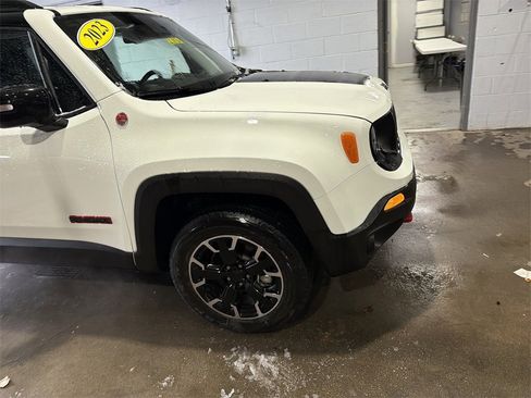 Used 2023 Jeep Renegade Trailhawk w/ Trailhawk Elite Group image 2