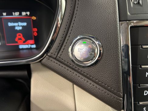 Used 2019 Lincoln Continental Select w/ Continental Climate Package image 16