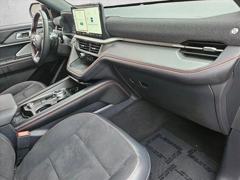 Certified 2025 Ford Explorer ST image 22