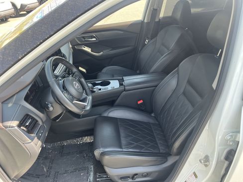 Certified 2023 Nissan Rogue Platinum w/ Platinum Premium Package image 13