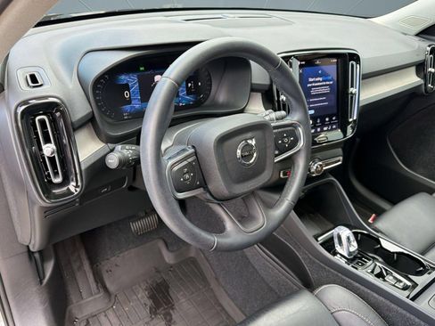 Certified 2023 Volvo XC40 B5 Plus w/ Protection Package Premier AWD/4WD image 4