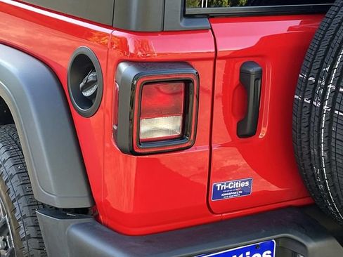 Certified 2025 Jeep Wrangler Unlimited Sport AWD/4WD image 5
