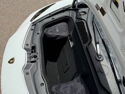 Used 2021 Lamborghini Huracan EVO RWD image 23