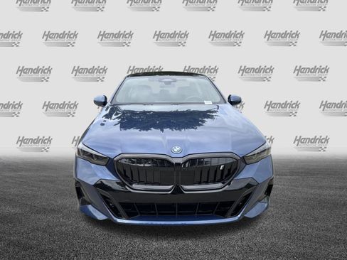 Used 2026 BMW i5 eDrive40 w/ M Sport Package image 3