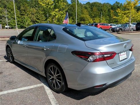 Used 2023 Toyota Camry XLE image 6