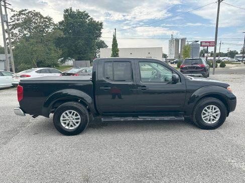 Used 2019 Nissan Frontier SV image 7