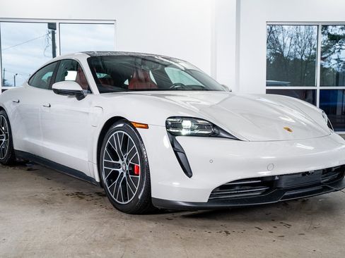 Used 2021 Porsche Taycan 4S image 4