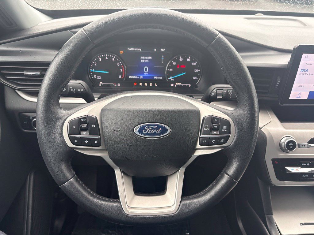 Used 2023 Ford Explorer XLT AWD/4WD image 17