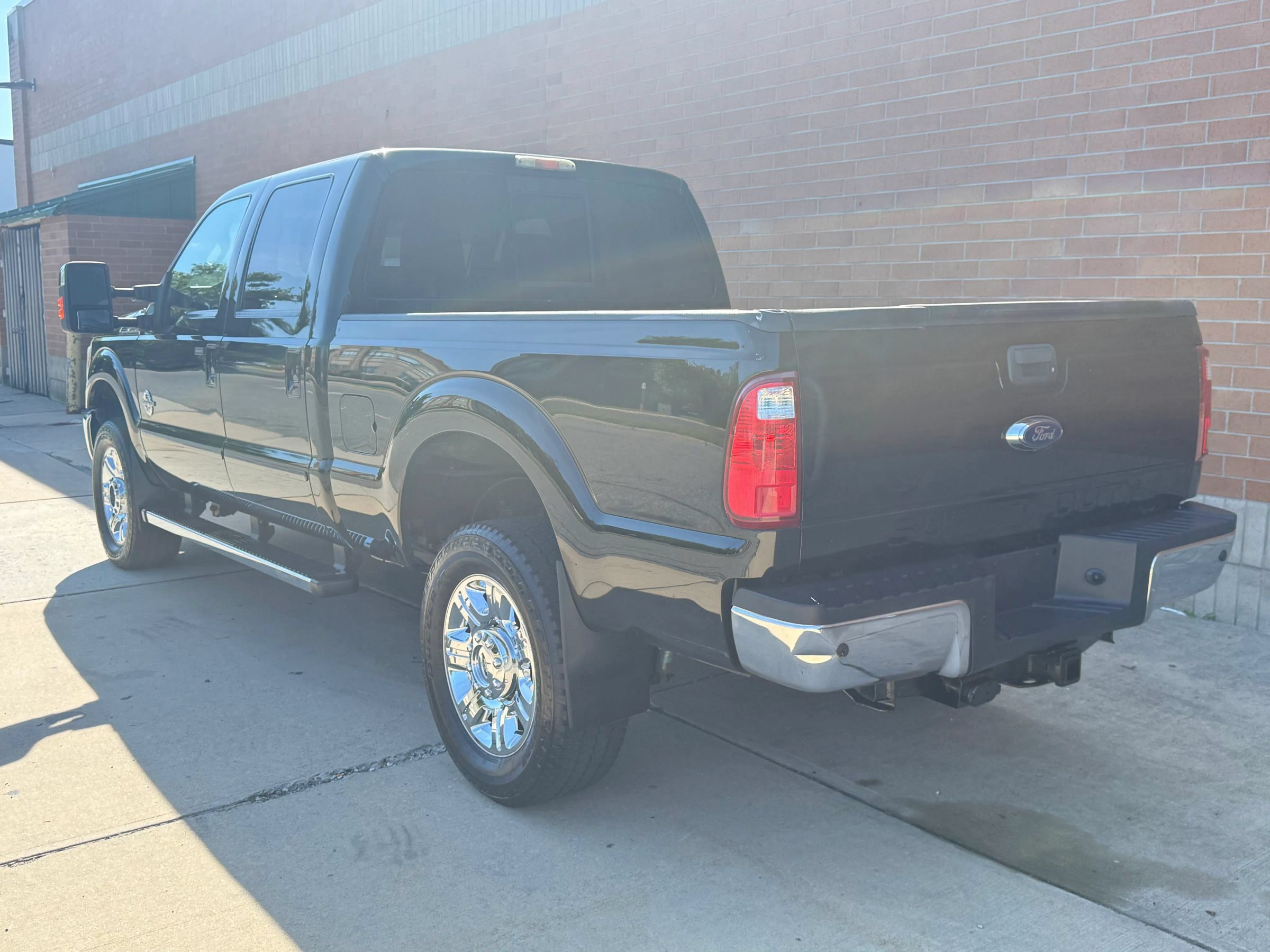 Used 2016 Ford F350 Lariat w/ Lariat Ultimate Package AWD/4WD image 4