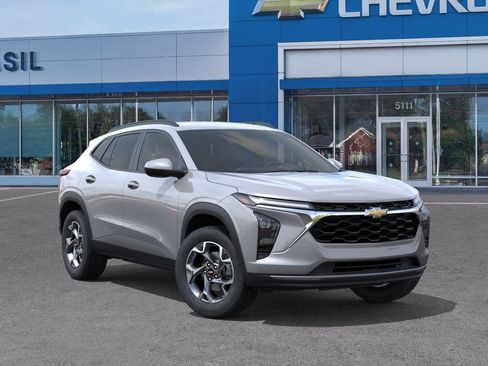 New 2026 Chevrolet Trax LT w/ LT Convenience Package FWD image 7