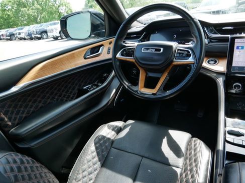 Used 2022 Jeep Grand Cherokee L Summit AWD/4WD image 18